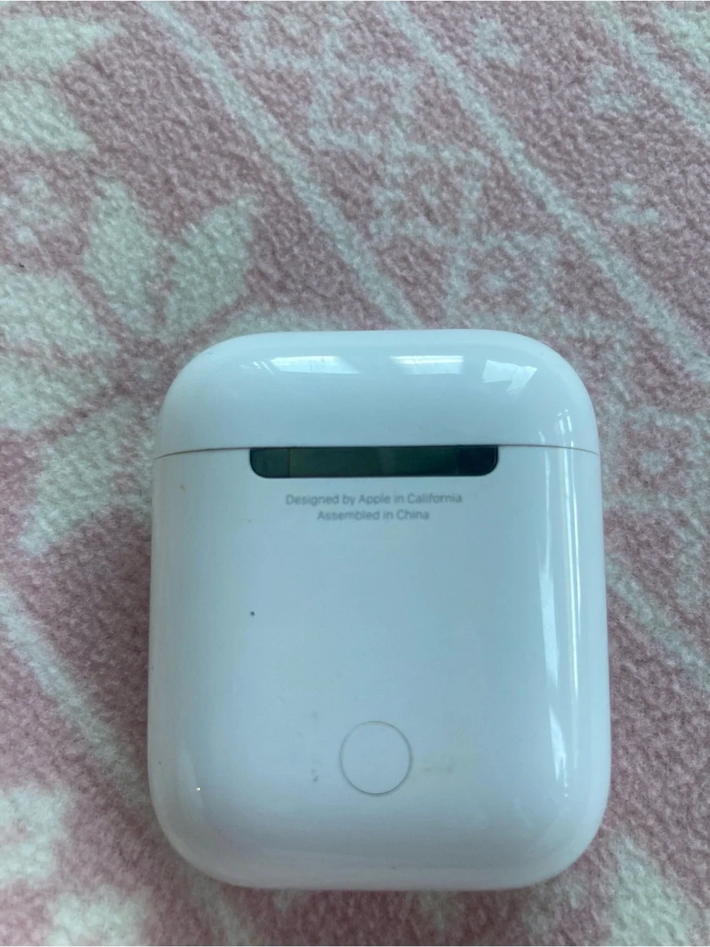 Apple White Wireless Earbuds Charging Case - Glossy Finish